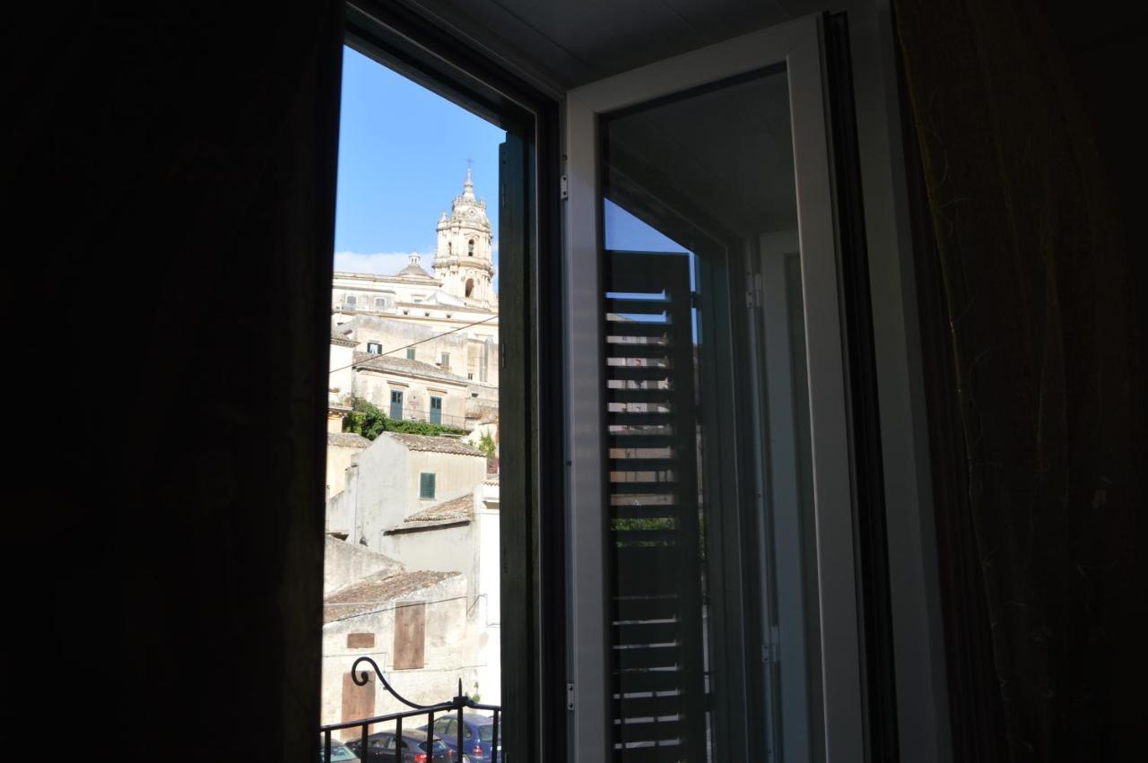 B&B Al Cortiletto Modica Centro Luaran gambar